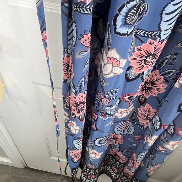 NWT Vince Camuto Size 2 Floral Halter Smocked Maxi Dress - Picture 2 of 10